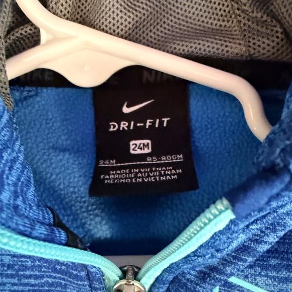 Nike Set - Picture 2 of 2